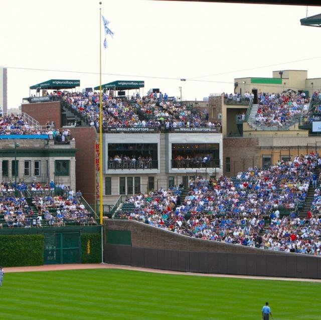 4 Bedroom Across from Wrigley Field Stadium Suite