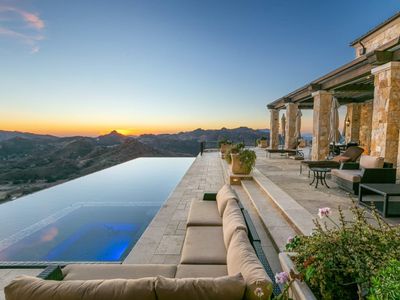 Malibu Rocky Oaks by Stay Awhile Villas