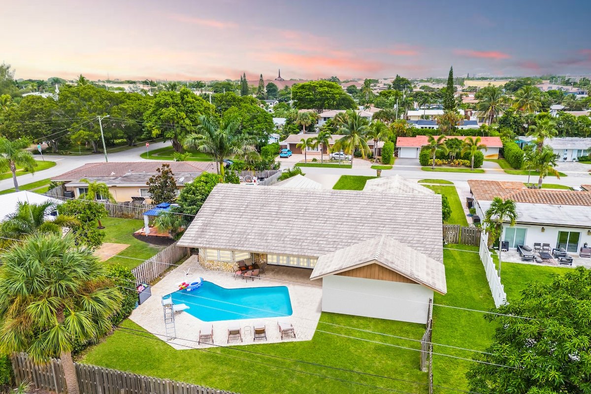 Ventur Serenity | Heated Pool, Slide & Fireplace! gallery image 2