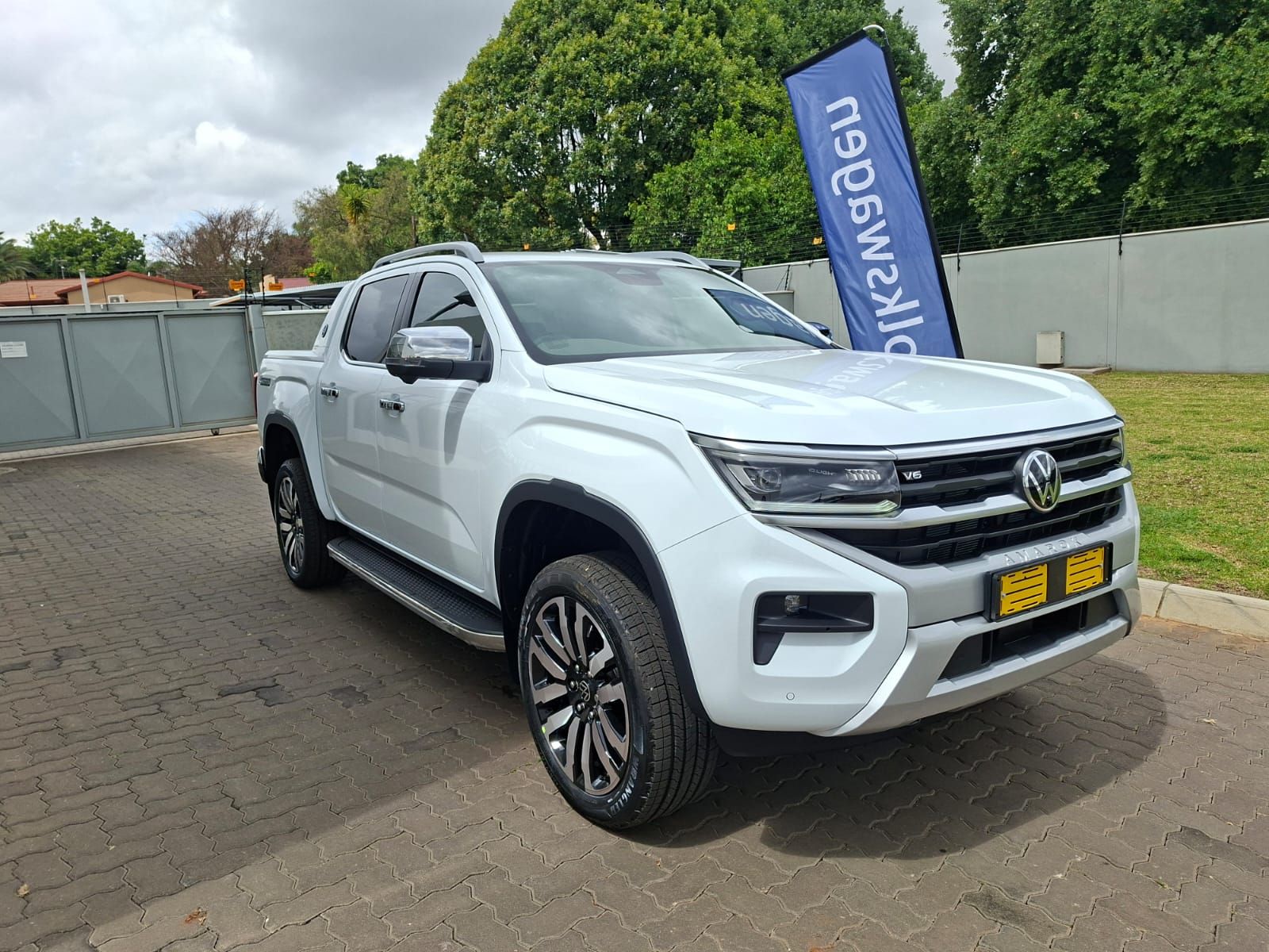 VOLKSWAGEN AMAROK 3.0TDI V6 184KW 4MOT AVENTURA A T D C P U for Sale in South Africa