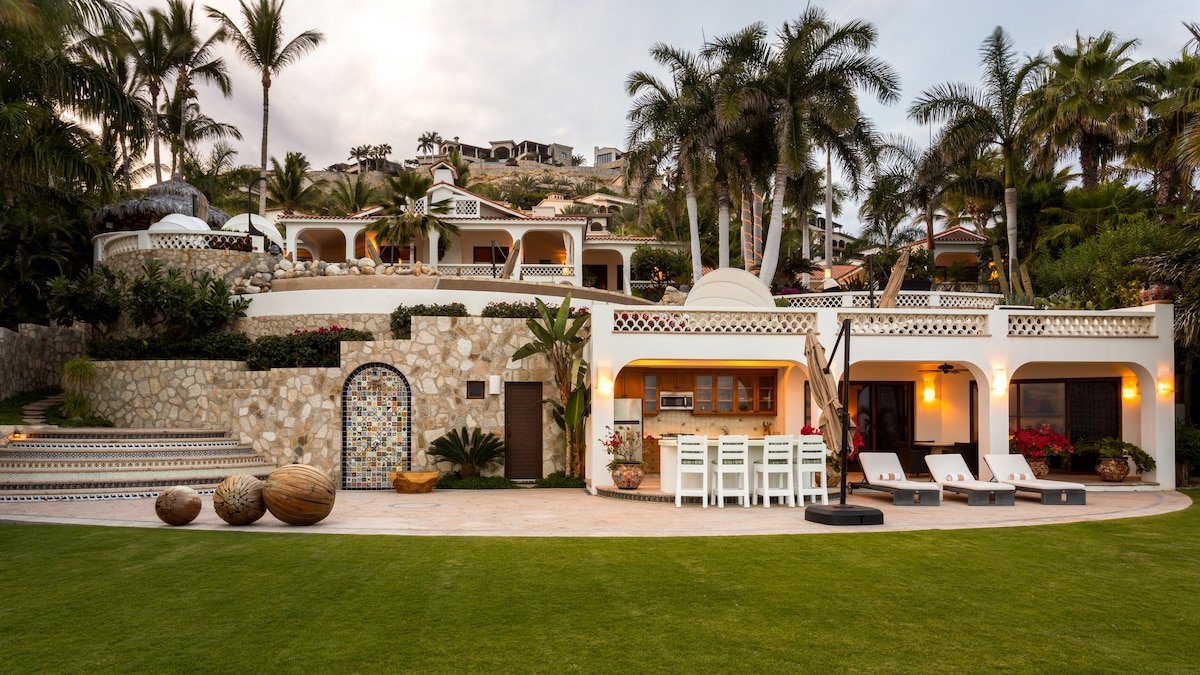 Casa Edwards a Beach Front at Villas del Mar gallery image 2
