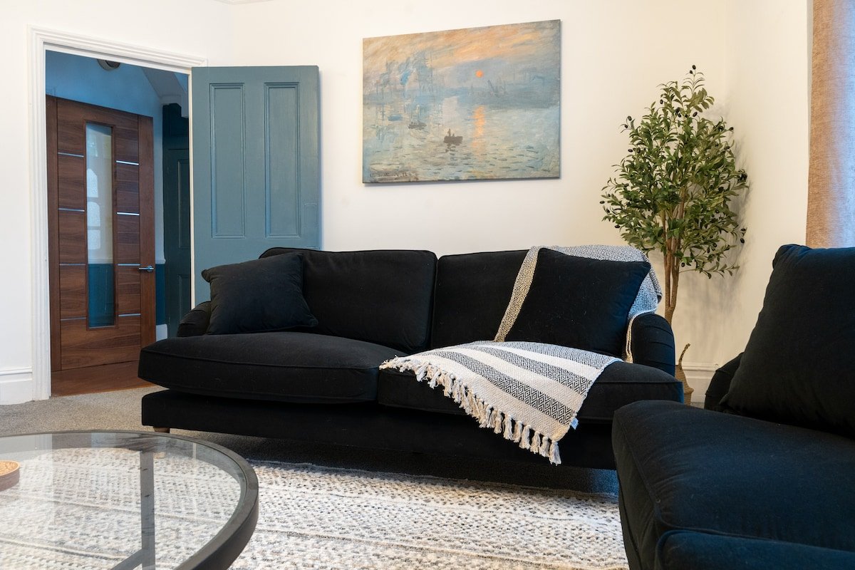 Chiswick 4 Bed Mid-Term Stays gallery image 4