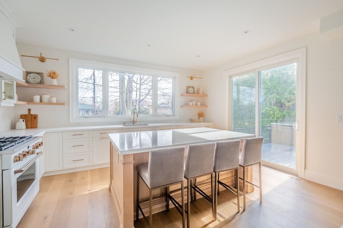 Luxury Home – 5 min from airport, 15 to downtown gallery image 4