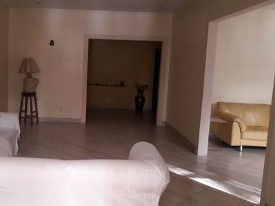 Apt.COPACABANA! Enorme! Quadra da praia e metrô!