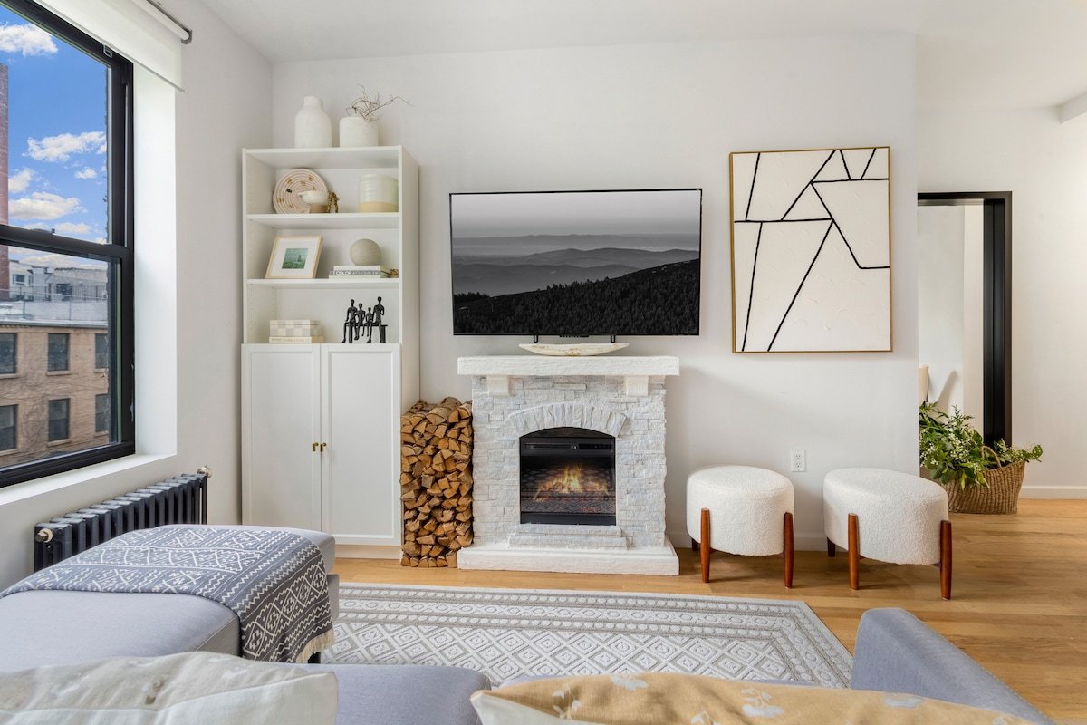 Bright Designer Cottage in Historic Harlem gallery image 4