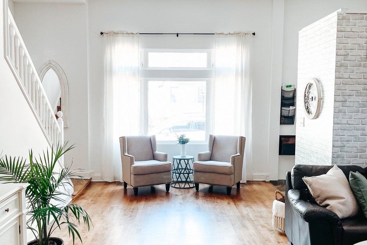 Entire house 1 City block from Wrigley Field!