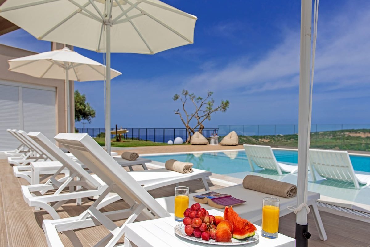 Luxury Villa Oasis, 11 bedrooms, Private Heated Po gallery image 4