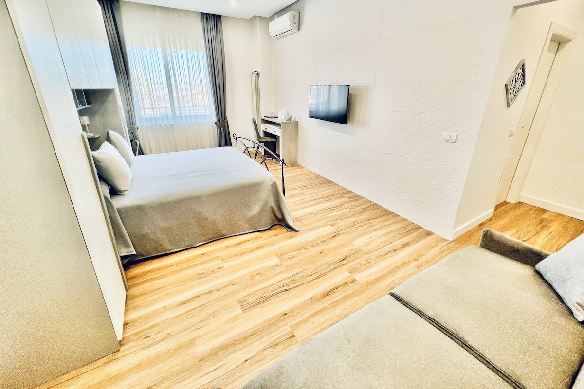 Struttura Panoramica con Vista Mare e sulla Città gallery image 4