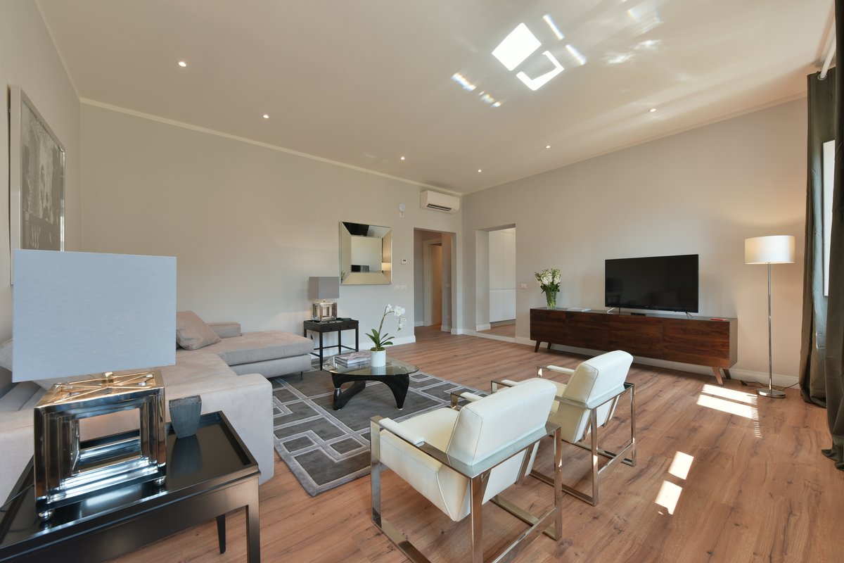 Santa Croce Deluxe – Bright and Spacious 4 Bedroom