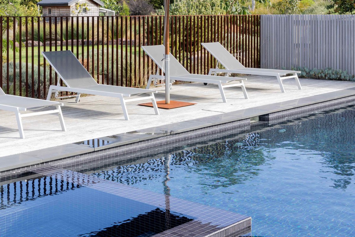 Pt Leo Beach Farm House – Pool/Sauna-walk to beach