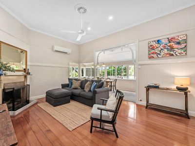 Poppy’s Place! 4Bed/1Bath/2Car/Views/House ~Bardon