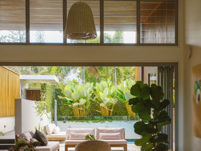 A Shore Thing – 5 minute walk to Sunrise Beach