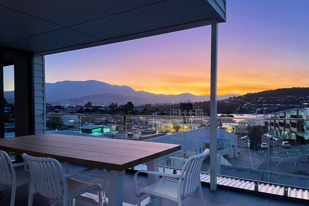 The Western Penthouse gallery image 2