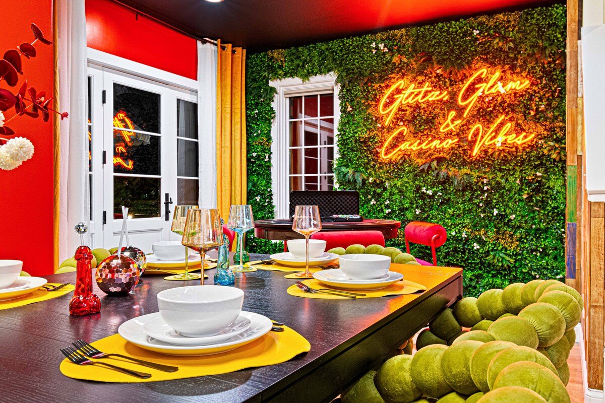 Themed Party Room-Rooftop Hot Tub-Near DWNTN AVL gallery image 5