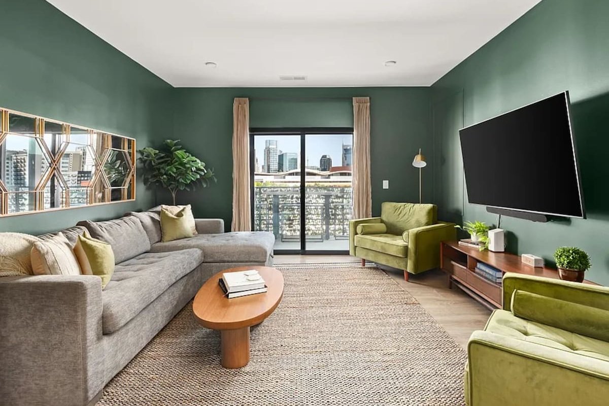 Stay Cool Midweek Downtown gallery image 3