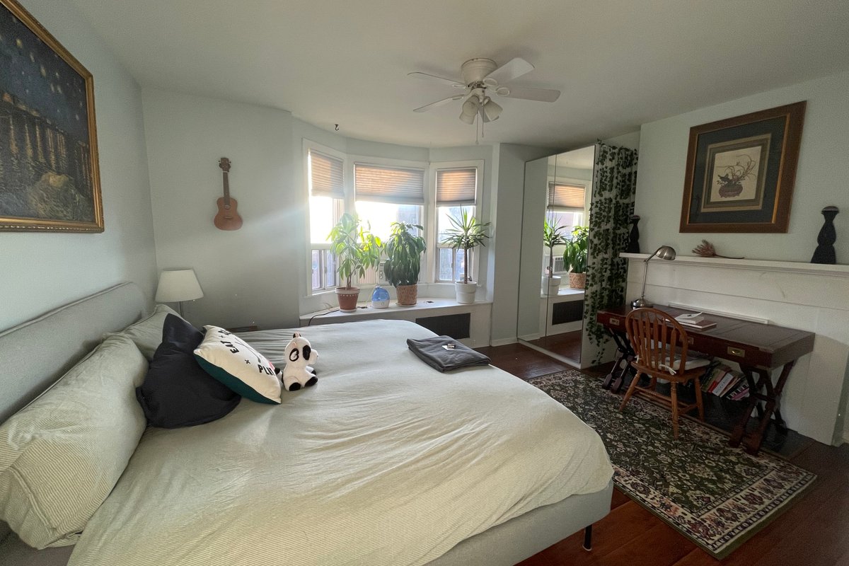 Spacious Entire 2-Bedroom Apartment with Sun Room