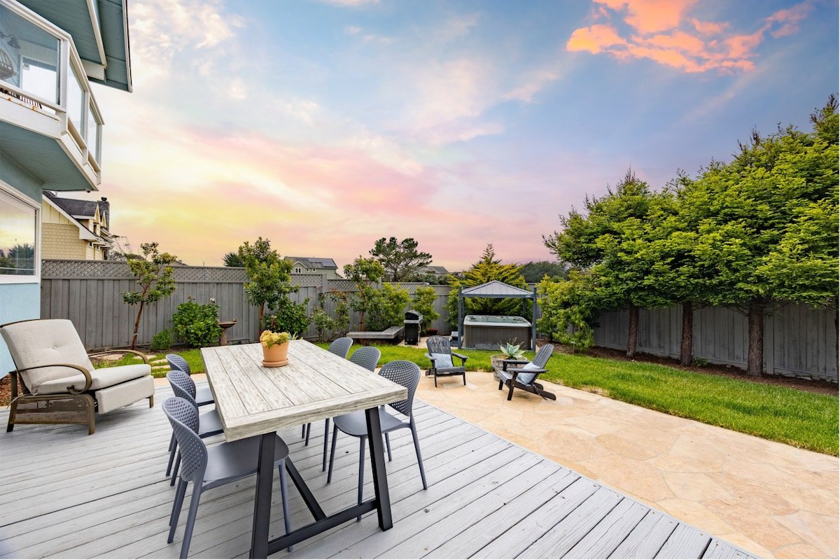 Coastal Dream! OceanView, steps2beach, HotTub, BBQ gallery image 5