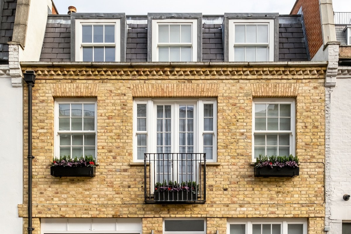 Spectacular luxury Knightsbridge townhouse gallery image 3