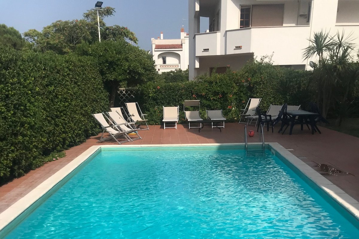 Villa Antonia sul mare con piscina e giardino gallery image 5