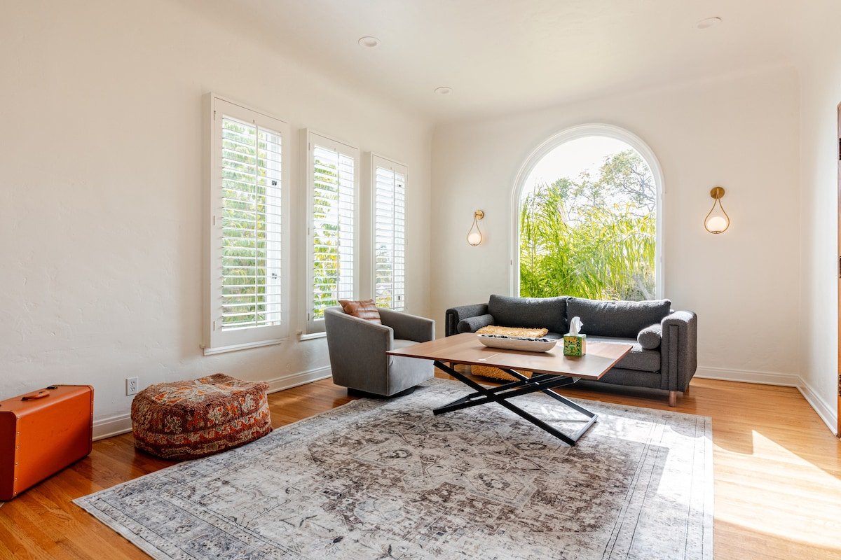 Spacious Cozy Stay with Beautiful Zen Garden gallery image 2