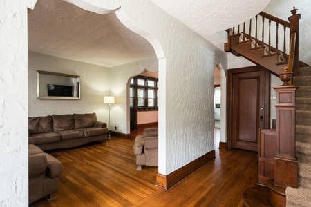 8 Year SuperHost 5 Bedroom Home In Albany! gallery image 2