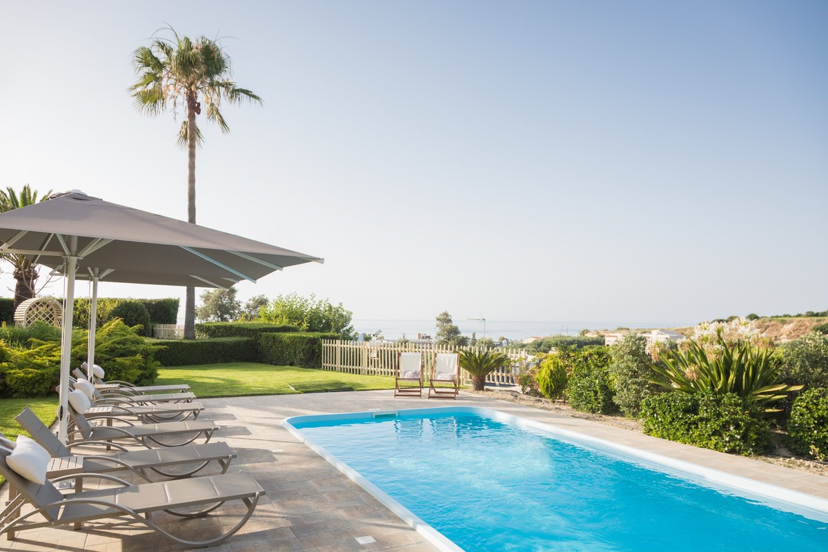 Malena Villa, Walking distance to the beach