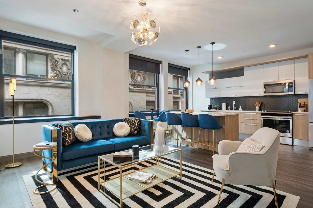 Spacious 2BR in The Loop + 5-Star Comfort gallery image 2