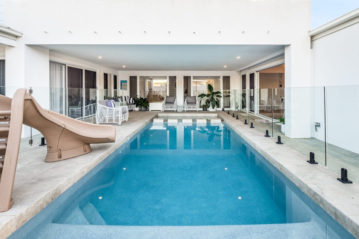 Golden Beach Ultimate Family Getaway gallery image 2