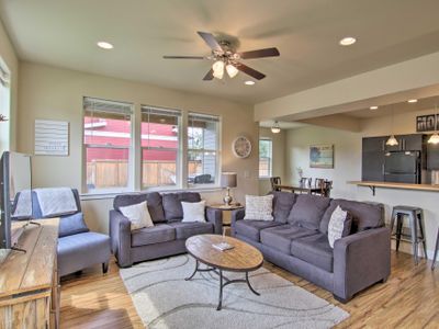 Bozone Bliss (KING Bed) Steps from Lake!