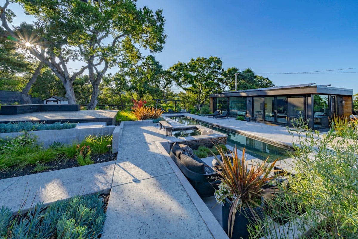 Serenity in Silicon Valley: Eco-Friendly w Pool gallery image 2