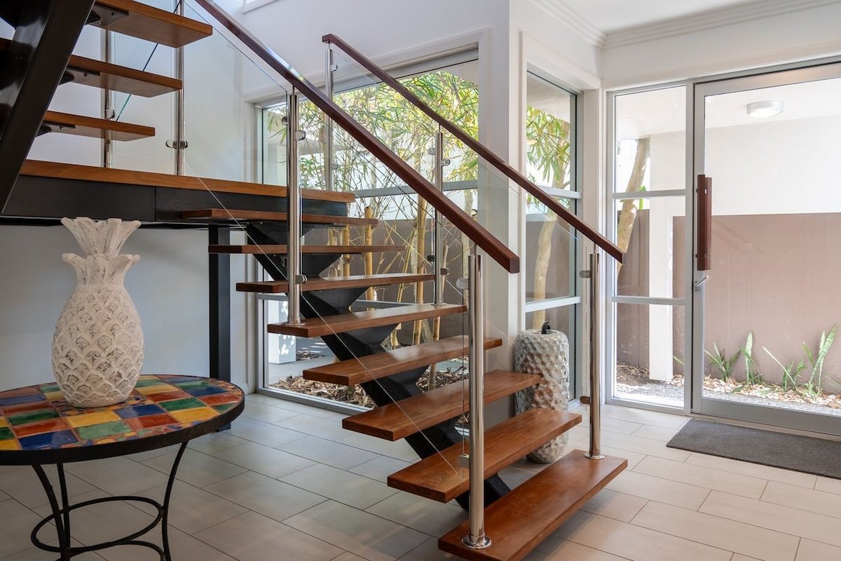 Malibu Beach House- 100m to salt beach gallery image 4