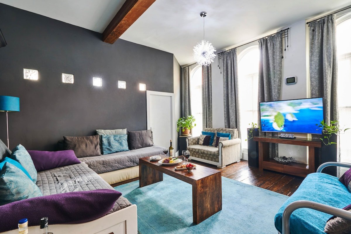 Luxury City Centre 3BR Family Friendly With Sauna gallery image 5