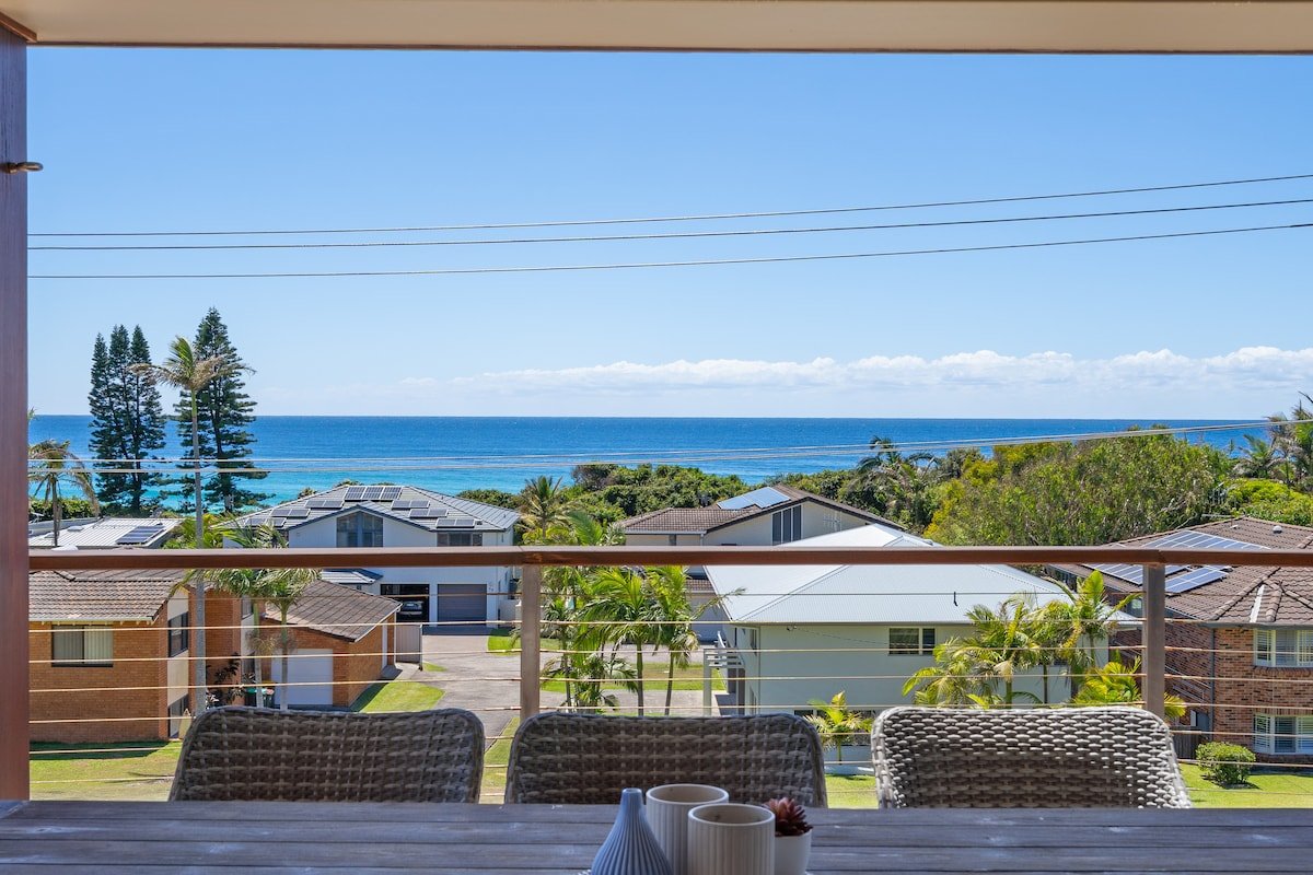 Beachfront Luxury – Games Room & Beach Essentials! gallery image 5