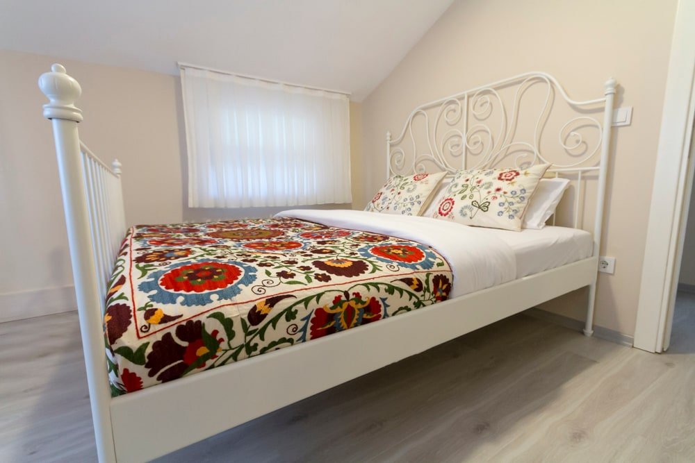 Middle Apartment (Pool View) gallery image 4