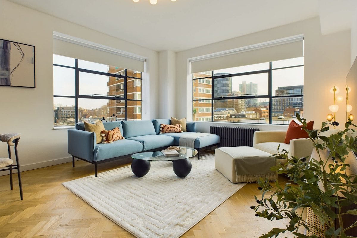 Spacious and Bright Apartment by Tech City gallery image 2