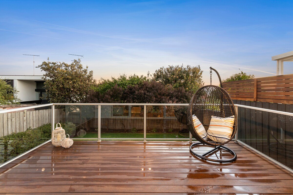 Luxury Beach Views on the Terrace sleeps 10 gallery image 4