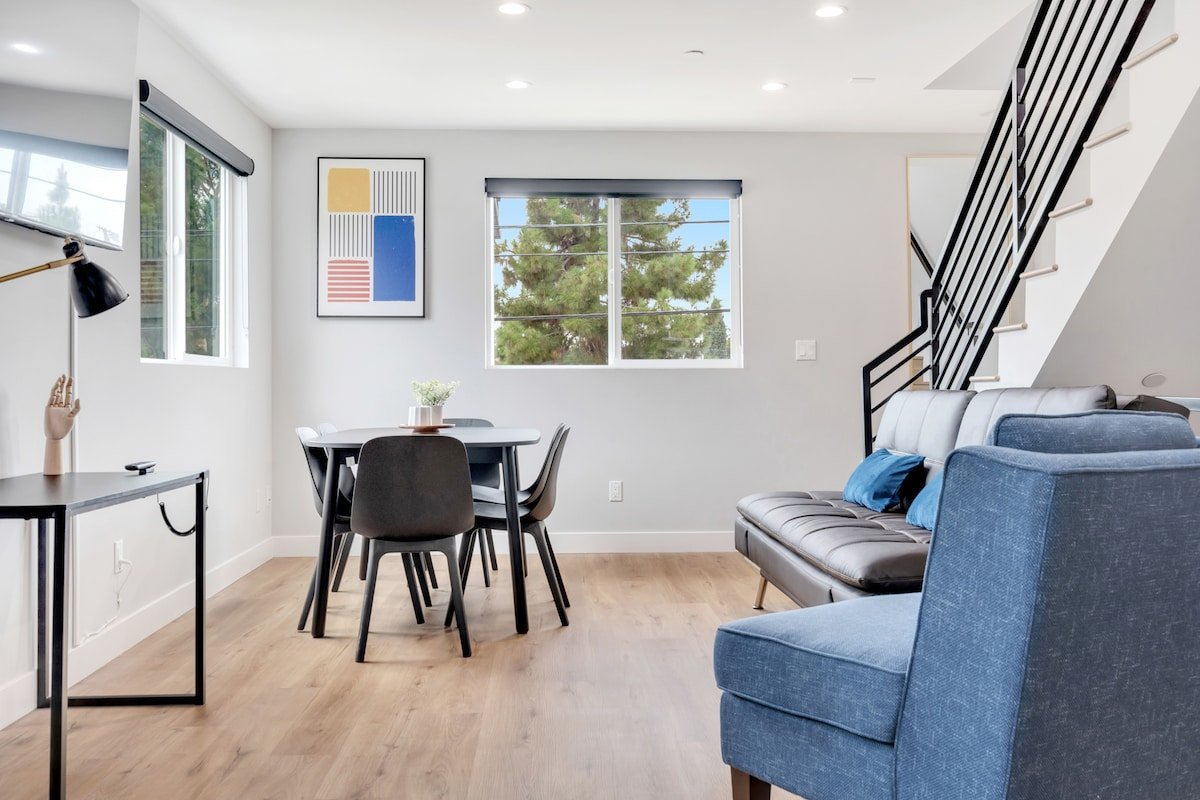 Culver Getaway 6BR | Near Marina gallery image 5