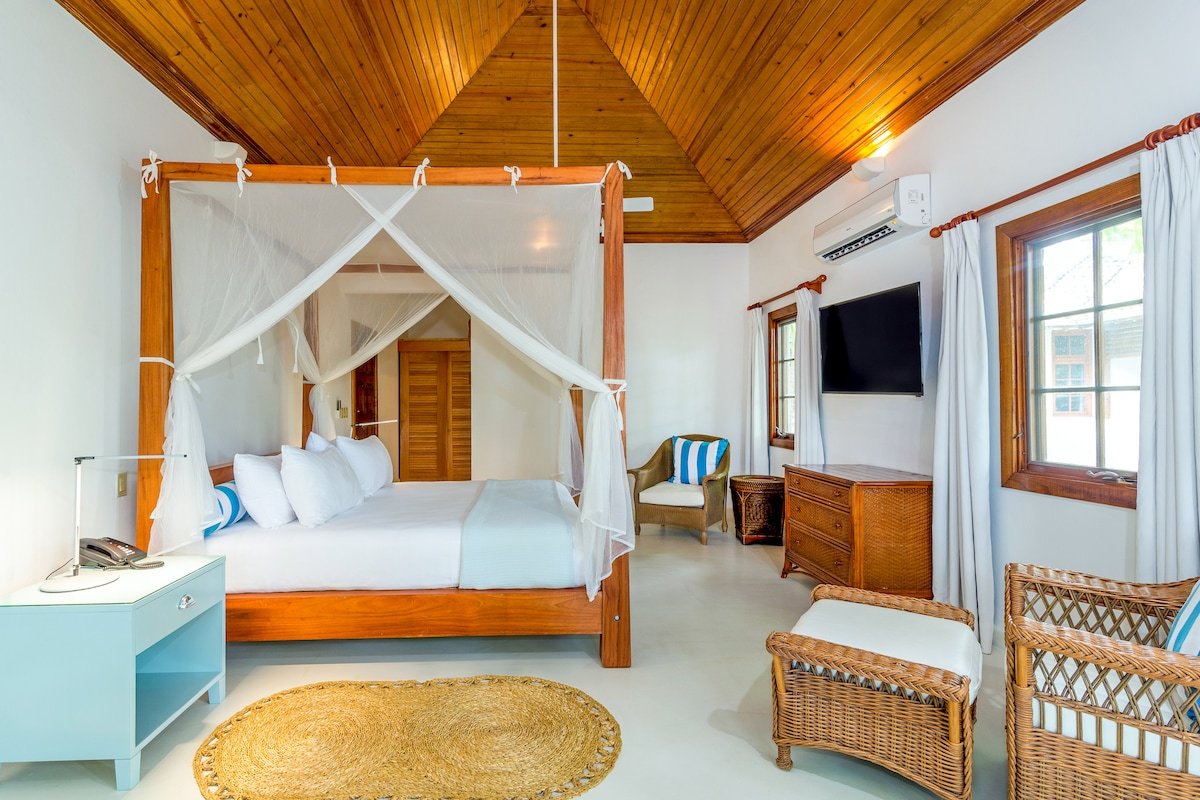 Idle Awhile Villas- Almond 4 Bedroom Villa, Negril gallery image 2