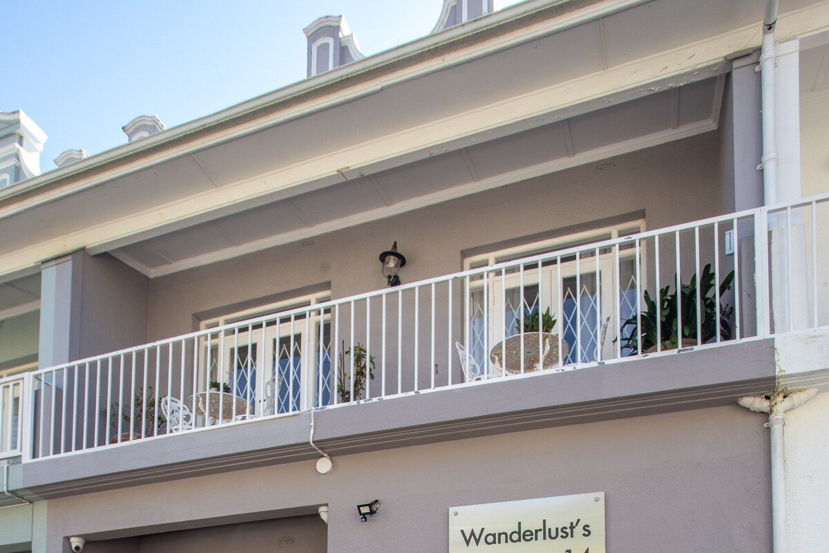 Family home sleeps 8 in central Green Point gallery image 5