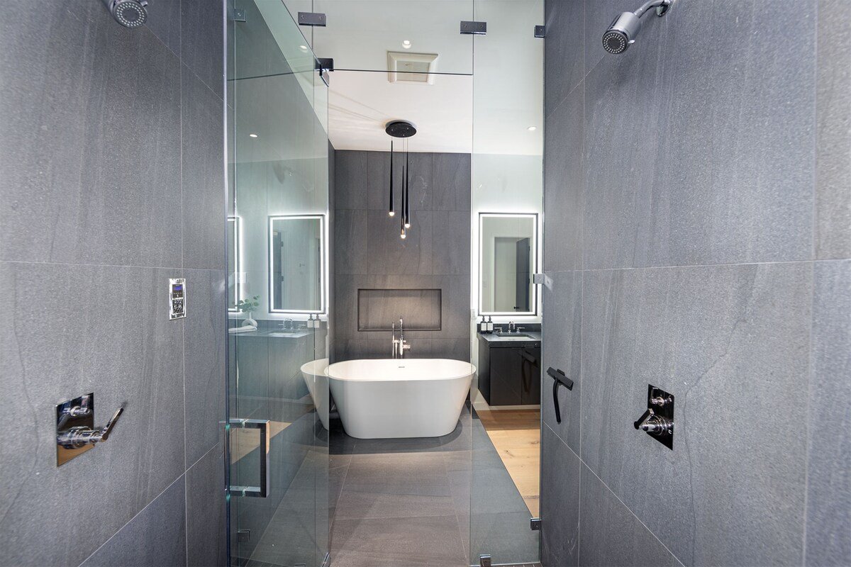 Summit at Whitefish Mtn Resort *6 King Suites* gallery image 5