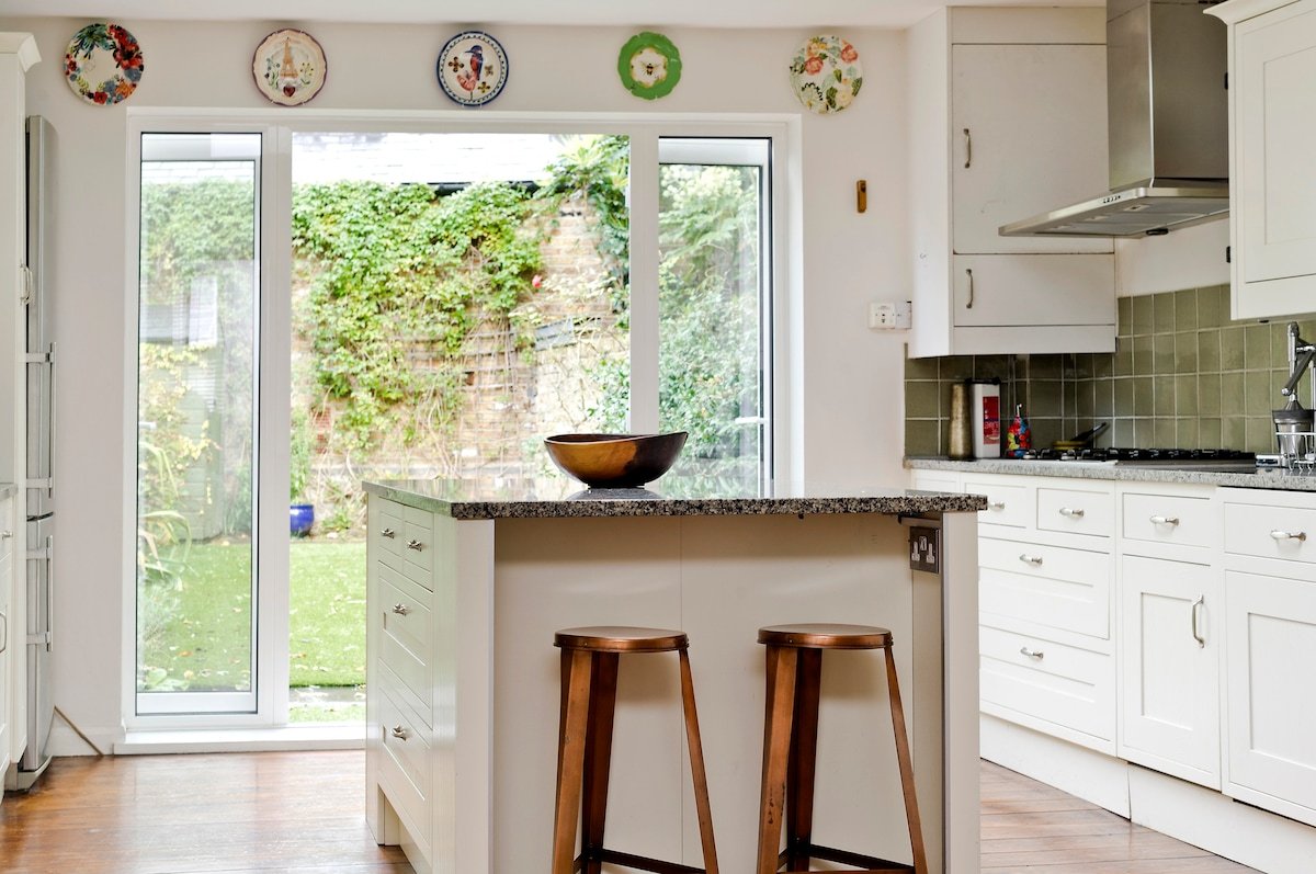 Large 4-Bed House with a Garden, Fulham gallery image 4