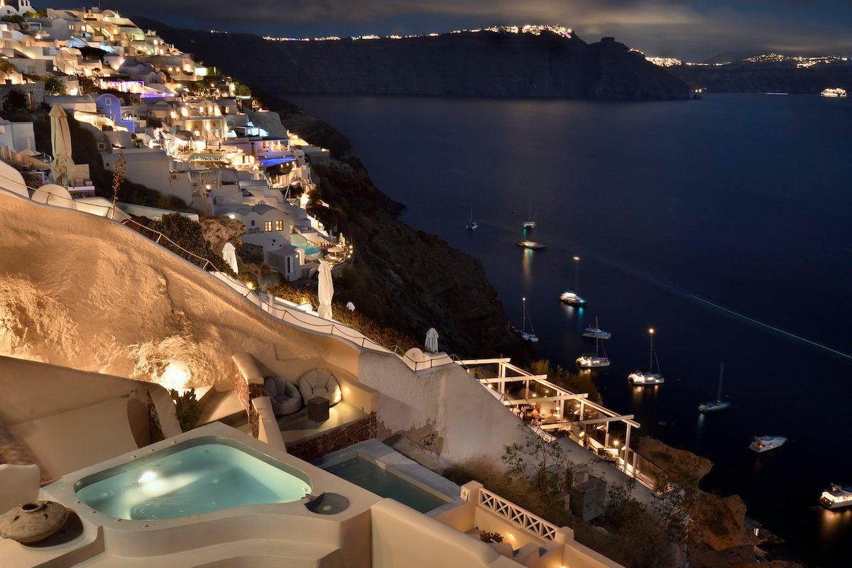 Archon Villa by K&K (outdoor jacuzzi) gallery image 3