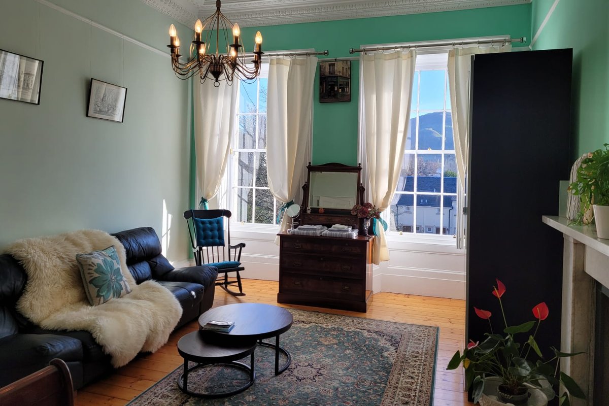 Rare Old town Georgian beautiful airfilled escape