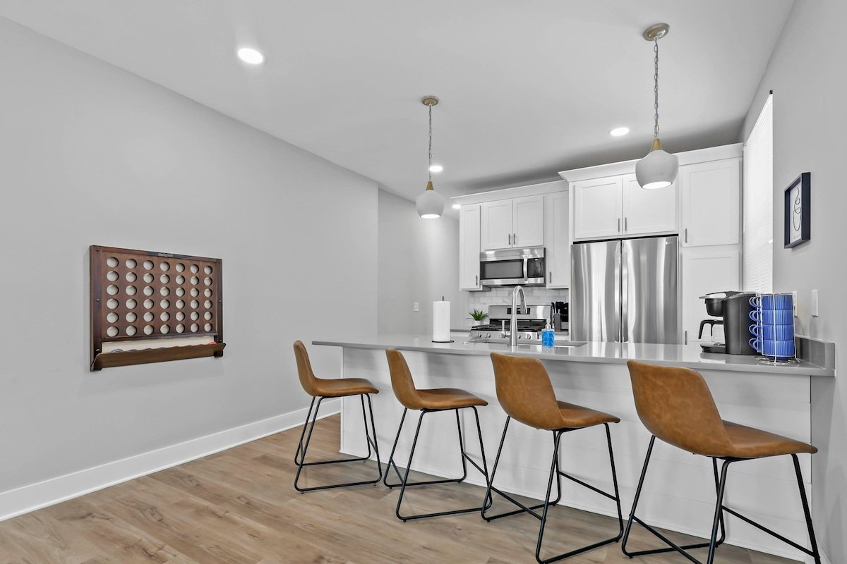 293) Perfect for larger groups!+HotTub! gallery image 4