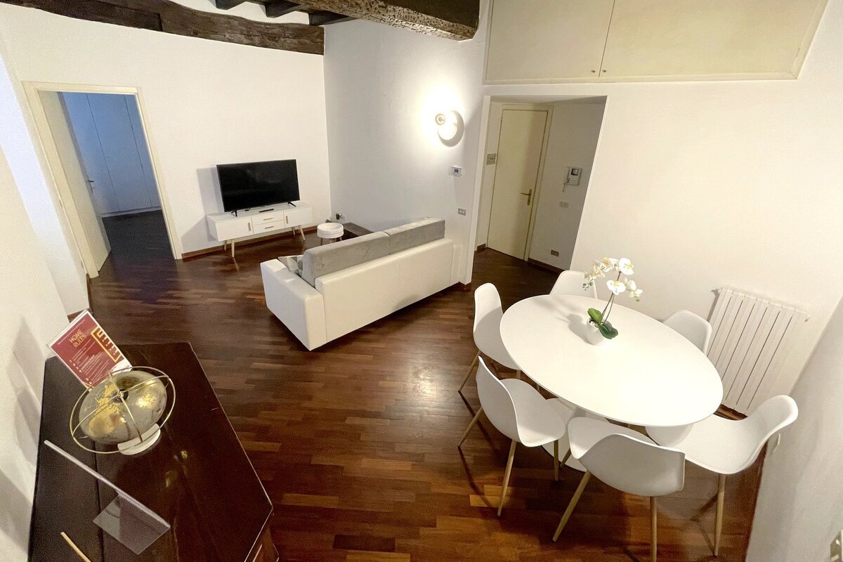 Tower Gombito’s Apartment gallery image 3