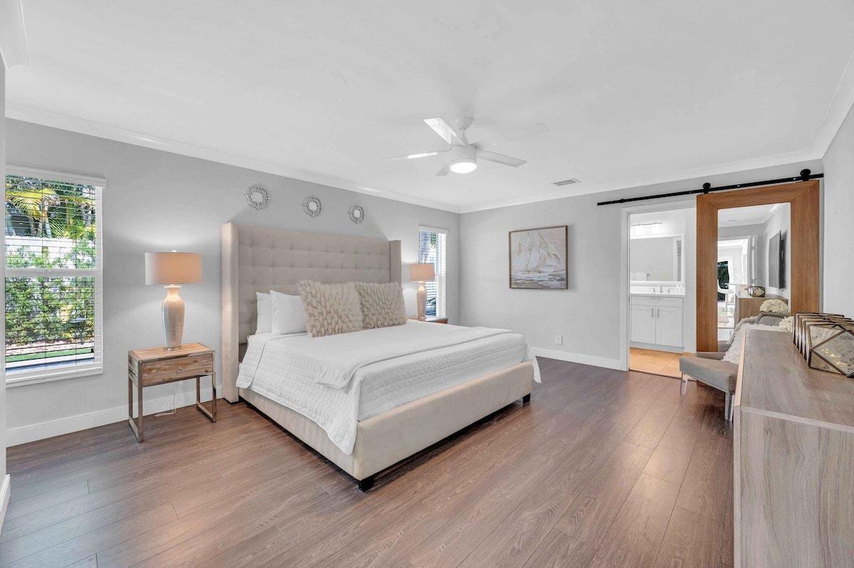 Walk to Beach | Modern Oasis | Ocean Mist Key gallery image 5