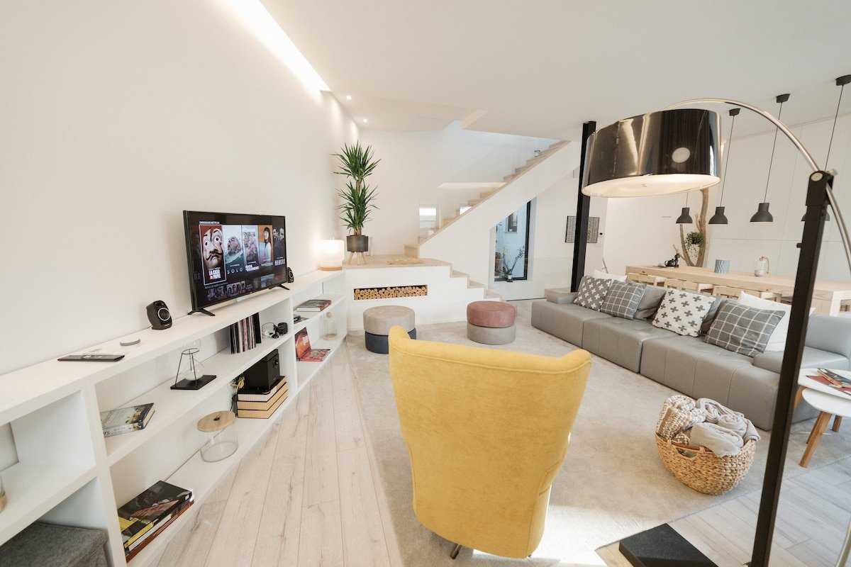 Retreat to a Stylish Concept House in Porto Center gallery image 2