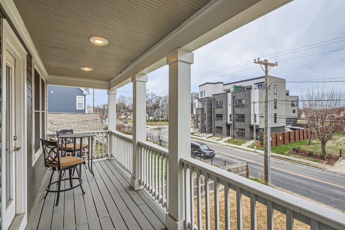 Hot Tub Oasis, 5 mins to Broadway + Piano gallery image 5