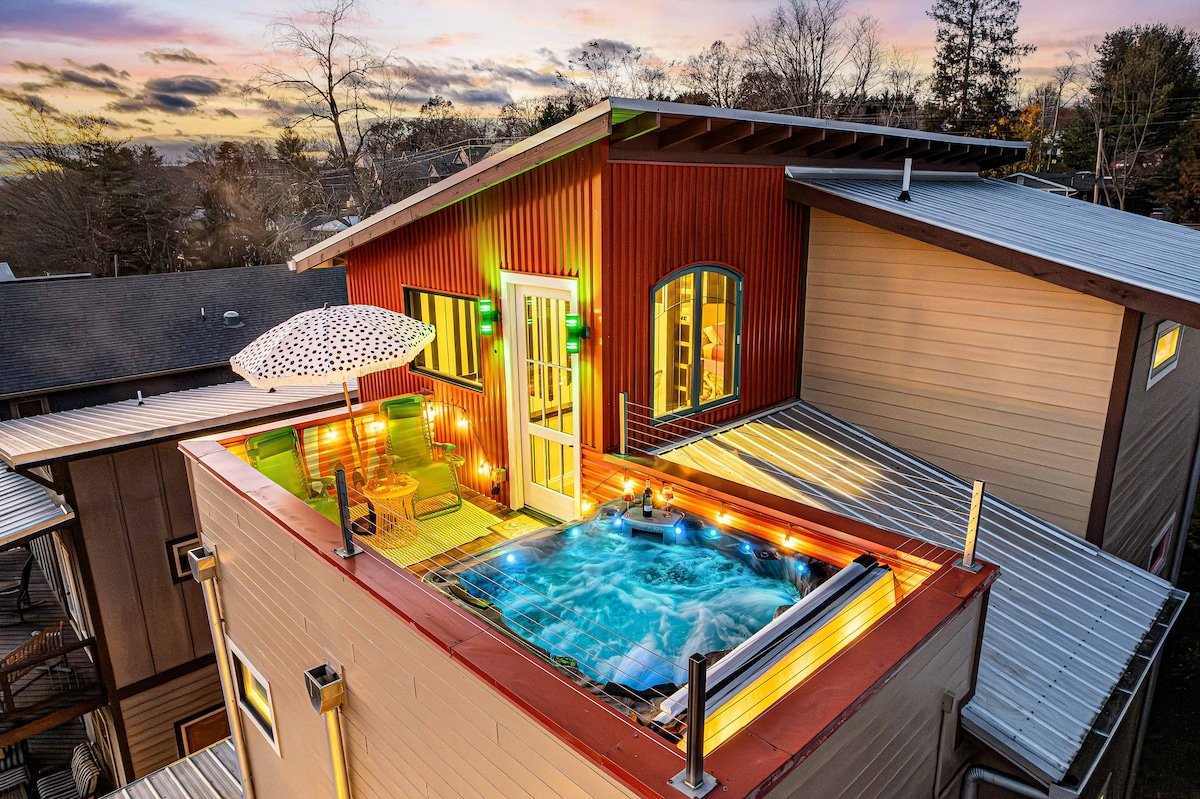 Themed Party Room-Rooftop Hot Tub-Near DWNTN AVL gallery image 2