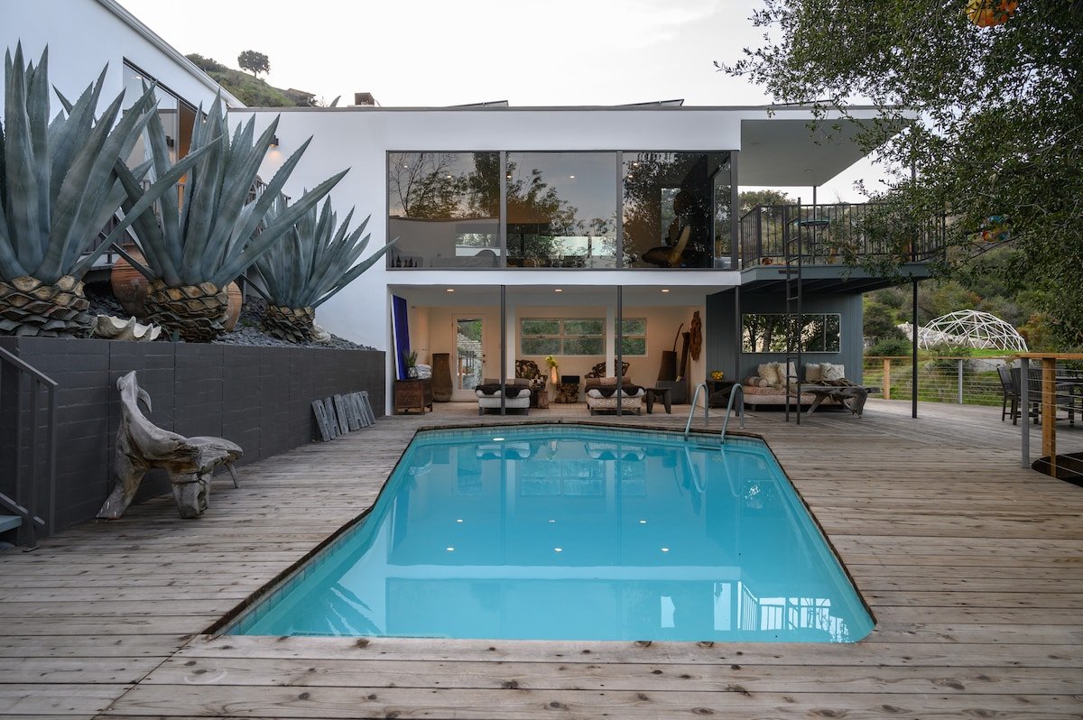 Pasadena Mid-Century Modern Treehouse gallery image 2